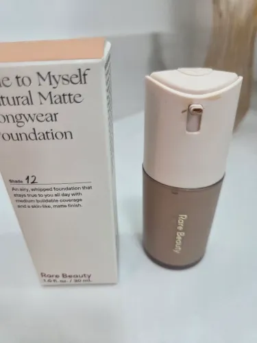 Rare beauty base matte Cor 12