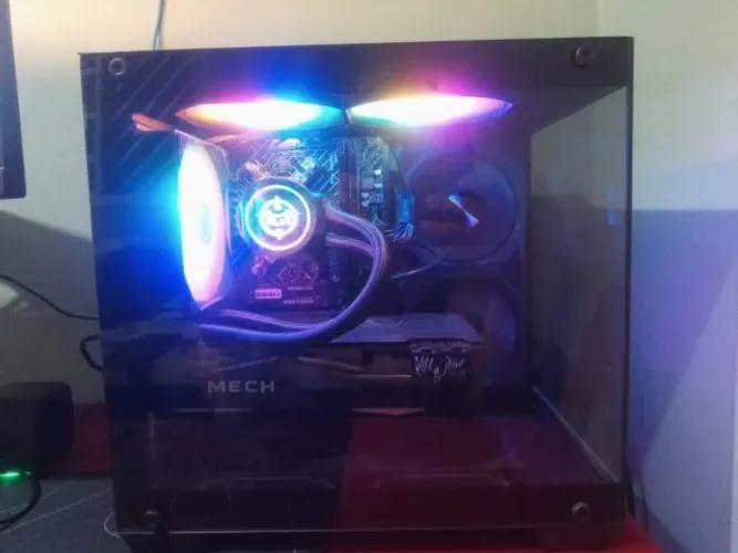 PC GAMER E PERIFERICOS DE OTIMA QUALIDADE POUQUISSIMO TEMPO DE USO TROCO POR PS5