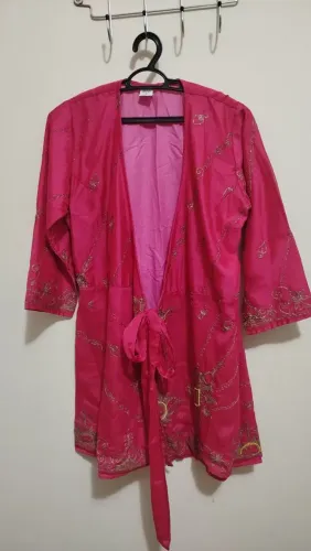 Kimono novo rosa com bordados a mão importadado da índia tamanho P