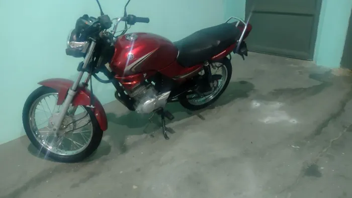 Vendo YBR 125 partida pedal 7.000