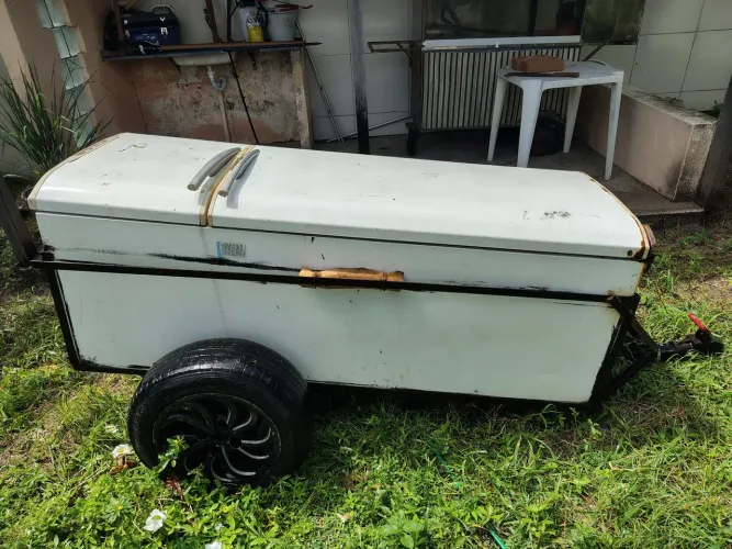 Cooler geladeira com pneus de carro