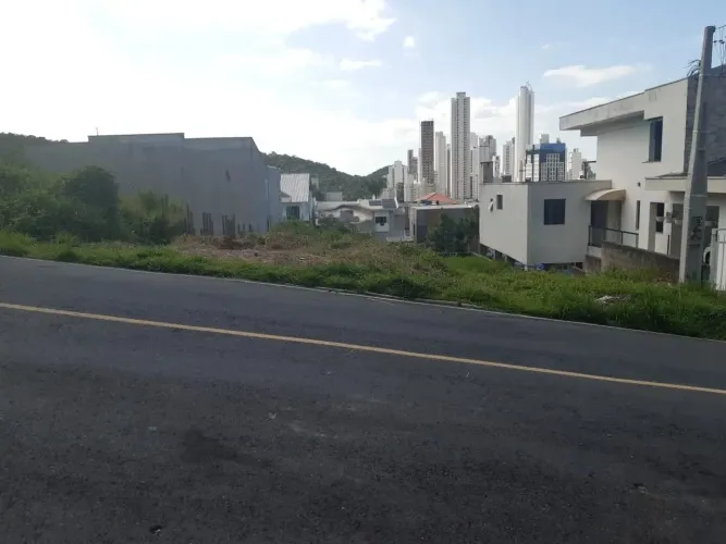 Lote/Terreno para venda possui 350 metros quadrados em Ariribá - Balneário Camboriú - Sant
