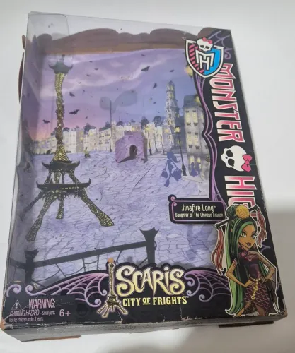 Caixa Monster High Jinafire Scaris