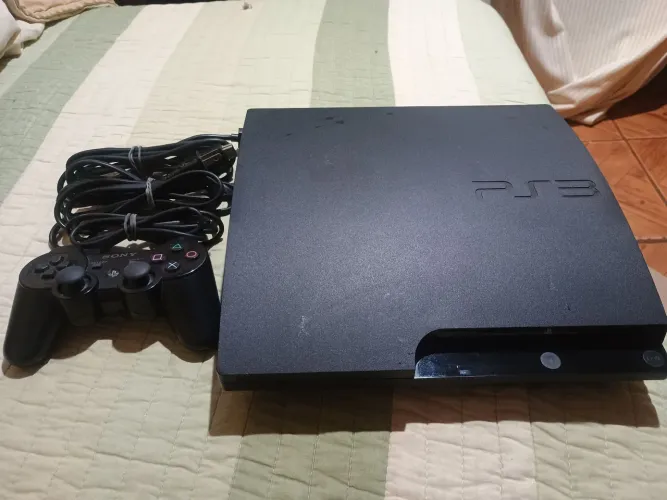 Ps3 slim desbloqueado, 1 controle e os cabos. só pegar e jogar.