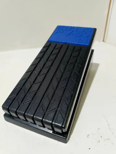 Pedal de volume Boss FV 50l guitarra, baixo, violão e teclado 