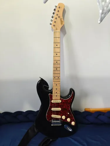 Guitarra Tagima T635 Escala Branca Top