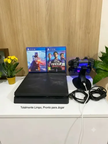 Ps4 Slim + 2 controles e base de carregamento