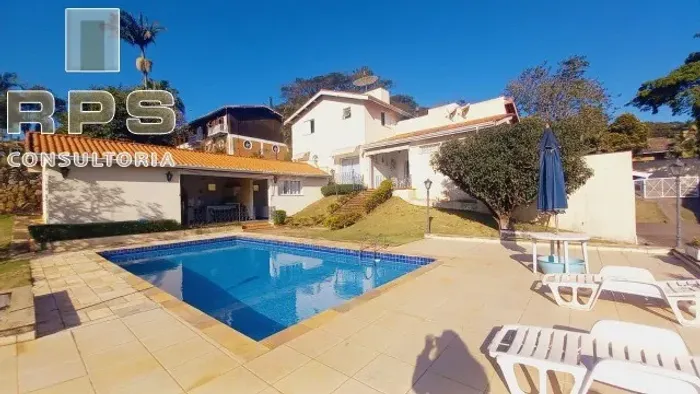 Oportunidade! Casa à venda no Condomínio Flamboyant, dentro de Atibaia, excelente localiza