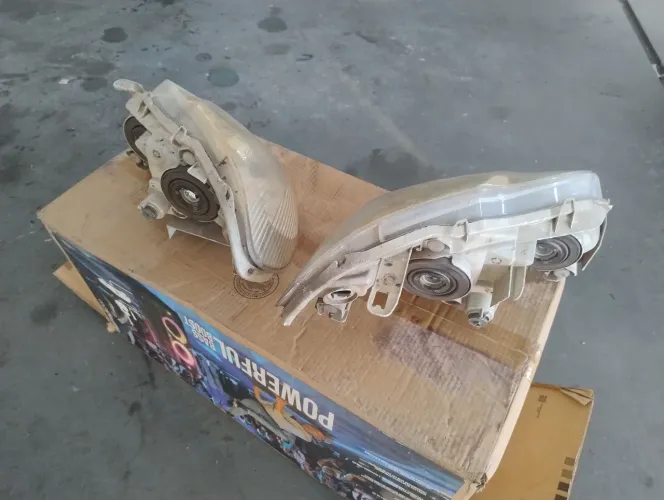 Farol Fiat original usado ótimo estado