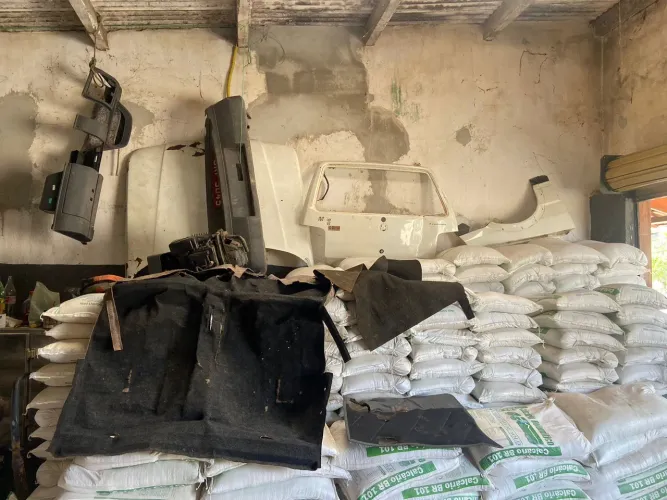 Vende-se, peças de (uno) ano 2013