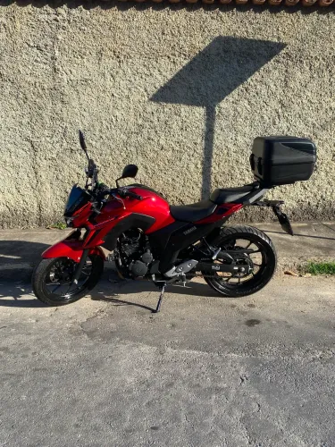 Yamaha FZ25 2025 - PERFEITA + baú + garantia de fabrica