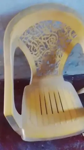 Cadeiras plásticas