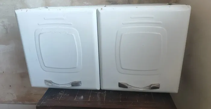 Vendo armário aéreo 2 portas