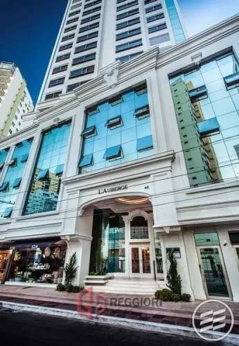 Apartamento novo 3 Suítes 2 vagas Bal Camboriú