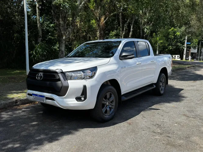 Toyota Hilux CD SR 4X4 2.8 TDI Diesel Aut. 2024