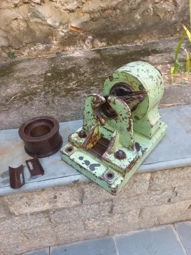 VENDO MAQUINA TREFILADEIRA PARA ARREDONDAR MADEIRA 