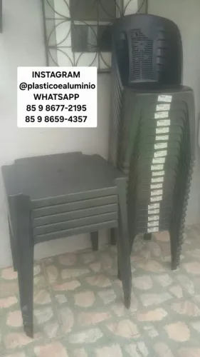 Conjunto de Mesa e Cadeiras de Plástico Conjunto Gress