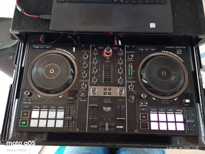 Vendo controladora Hércules impulse 500 funcionando tudo perfeitamente com case.
