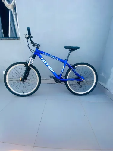 Vendo bicicleta aro 26 com algumas peças Shimano