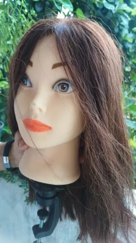 Manequim corte de cabelo feminino.