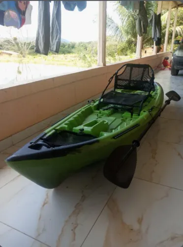 ? Caiaque Verde em Ótimo Estado - Pronto para Usar