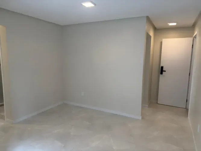 Apart 2 /4, sala e cozinha com armários novo, localizado no Cond Asa, no bairro Trobogy.