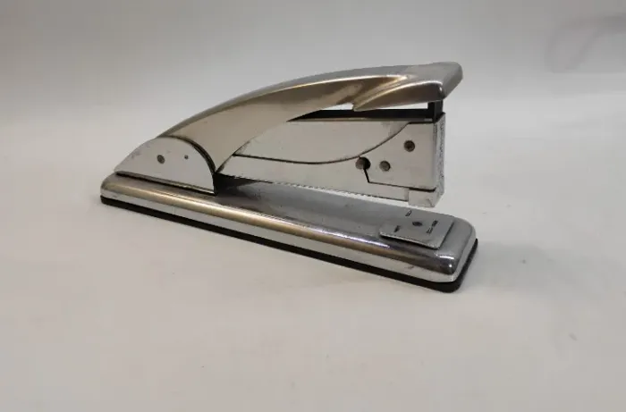 Grampeador ETERNA Vintage Metálico - Modelo Antigo