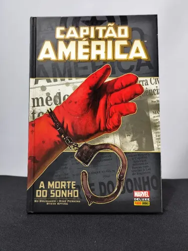 Hq Capitão América A Morte Do Sonho Marvel Deluxe Panini Comics