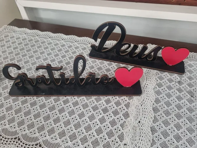Decoração palavra Deus e Gratidão