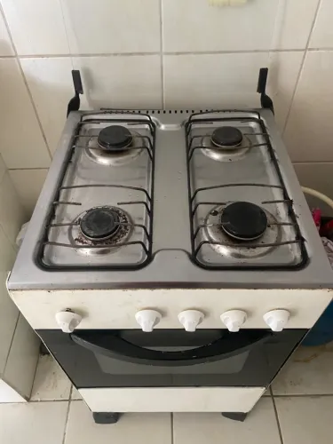 Fogão quatro bocas