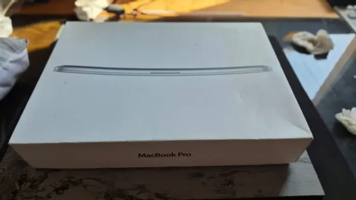 Macbook Pro 16 pol 2019 muito bem conservado. A melhor máquina da série.