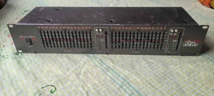 Equalizador DOD SR830 XLR
