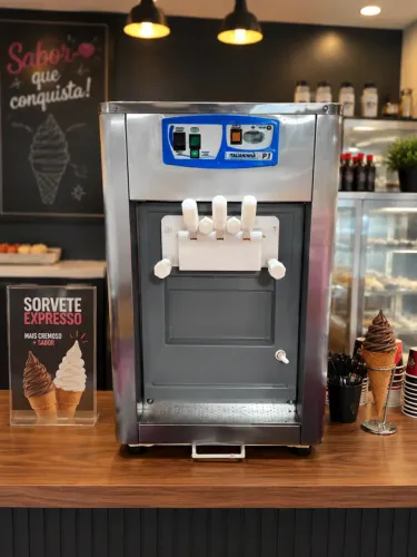 Máquina de Sorvete Expresso Italianinha P1 Revisada - Só Trabalhar - R$ 6.900