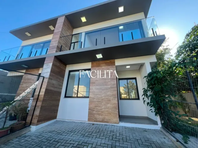 Casa com 2 suítes no bairro Rio Tavares, Florianópolis