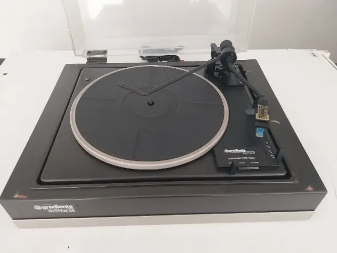 Vendo toca discos Gradiente Systen 96 com agulha boa.