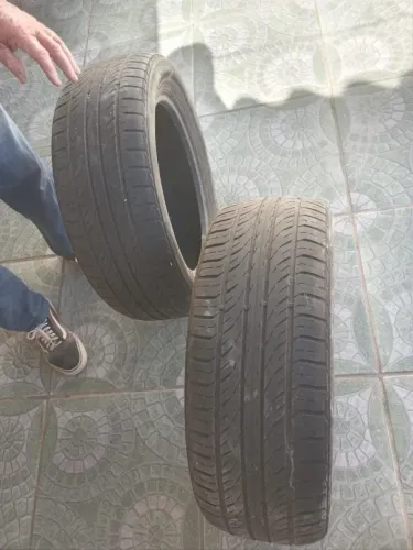 Pneus Aro 16" excelente estado
