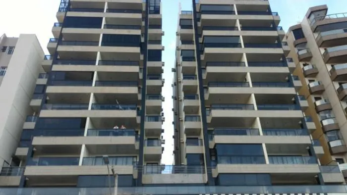 Apt 2 quartos com suite e 2 vagas garagem , no Prédio do shopping Praia Center