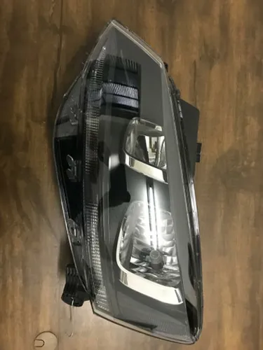 FAROL FOX  L/D ESQUERDO 2015 a 2022 seminovo original 