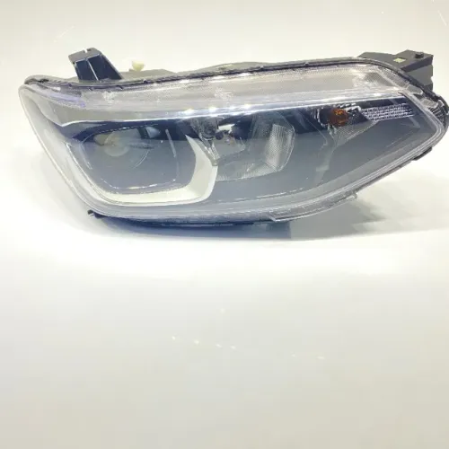 Farol Direito Chevrolet Tracker 2018 2020