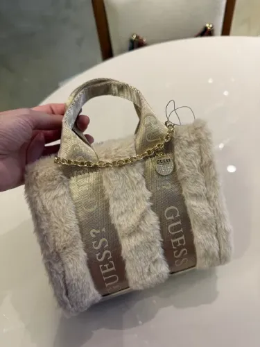 Bolsa Guess Pelúcia Bege