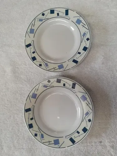 2 pratos de sobremesa