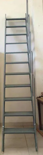 ESCADA RETA DE FERRO 