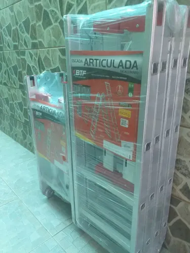 Escada Portátil / Dobrável  / Articulada 