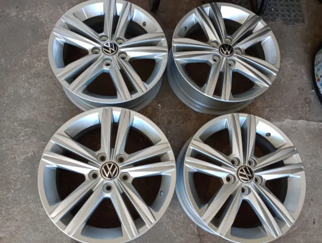 Rodas Extras Aro 15 -IMPECÁVEIS-MODELO TIGUAN