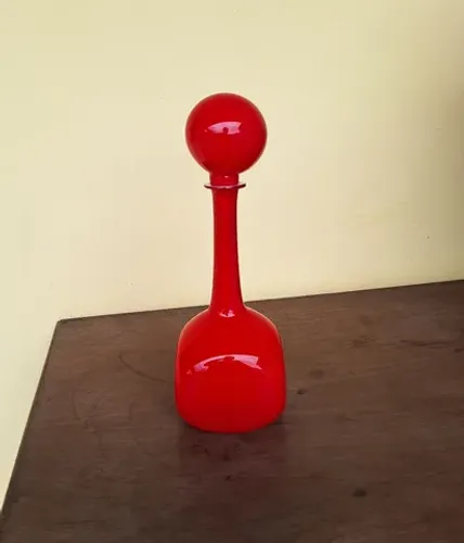 LINDÍSSIMA GARRAFA EM VIDRO MURANO COM 38 CM DE ALTURA.