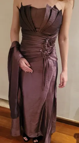 Vestido longo roxo usado uma única vez