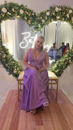 Vestido para cerimônias, lilás. Veste 40/42