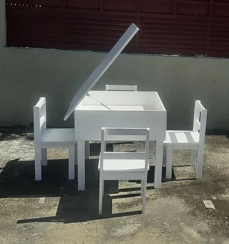 Mesa e Cadeiras Infantis