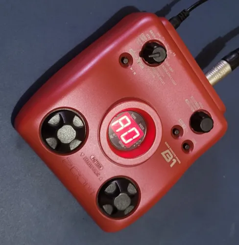 Pedal de efeitos para baixo Zoom B1