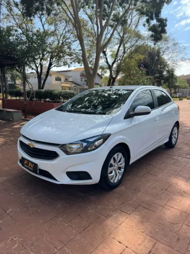 CHEVROLET ONIX 1.4 MPFI LT 8V FLEX 4P MANUAL BRANCO 2018